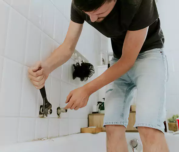 Affordable Bathtub Faucet Replacement in Ridge: Choose Experienced Local Technicians